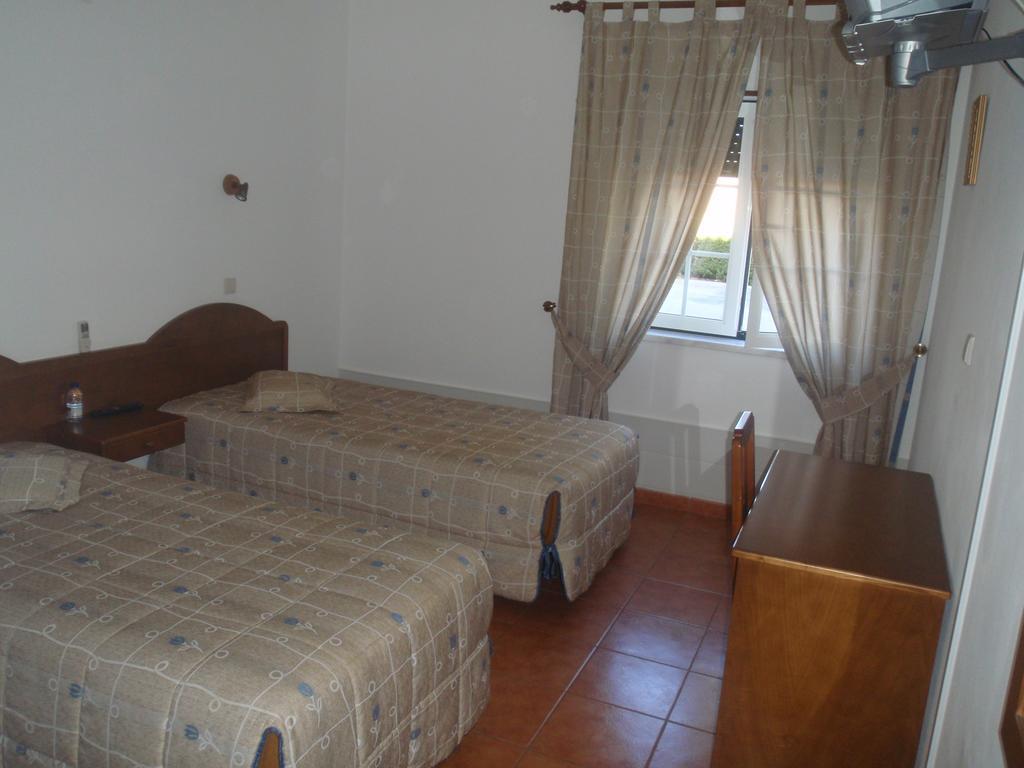 Hotel Romba Ourique Bagian luar foto